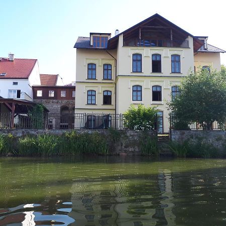 Apartmany Setkova Vila ยินดริคูฟราเดตส์ ภายนอก รูปภาพ