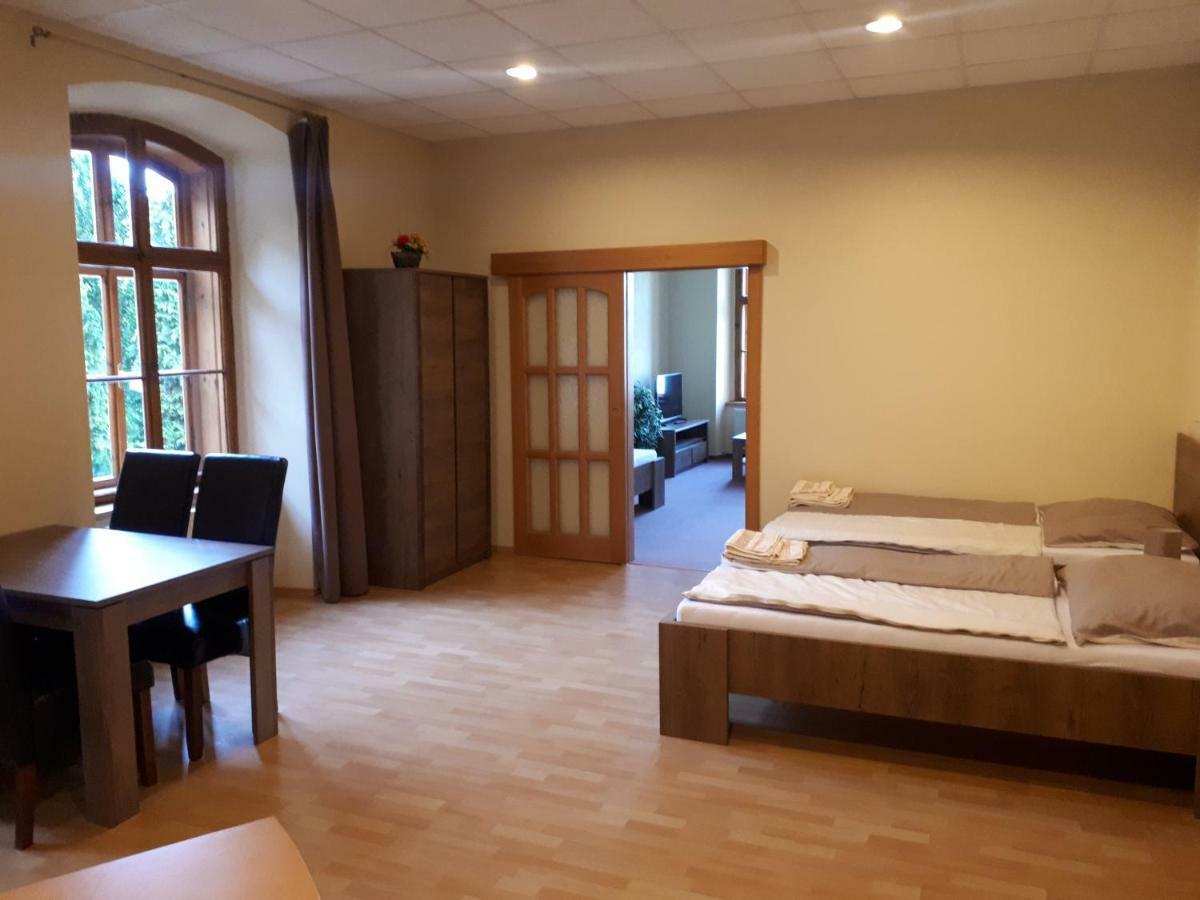 Apartmany Setkova Vila ยินดริคูฟราเดตส์ ภายนอก รูปภาพ