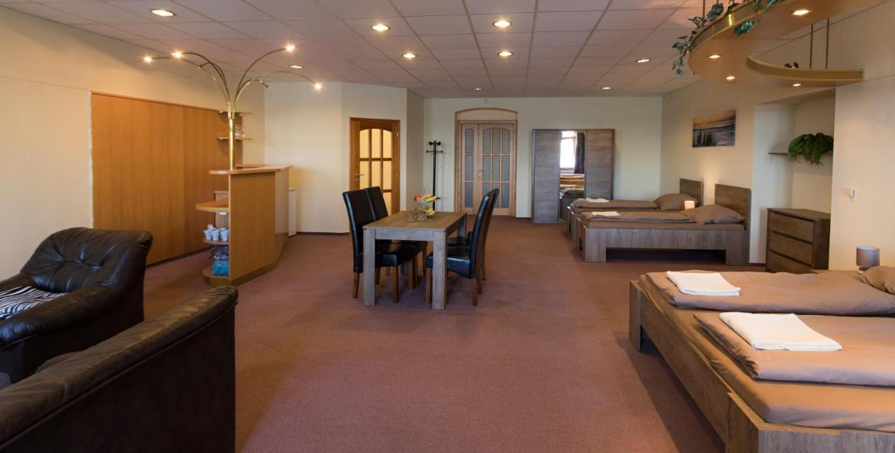 Apartmany Setkova Vila ยินดริคูฟราเดตส์ ภายนอก รูปภาพ