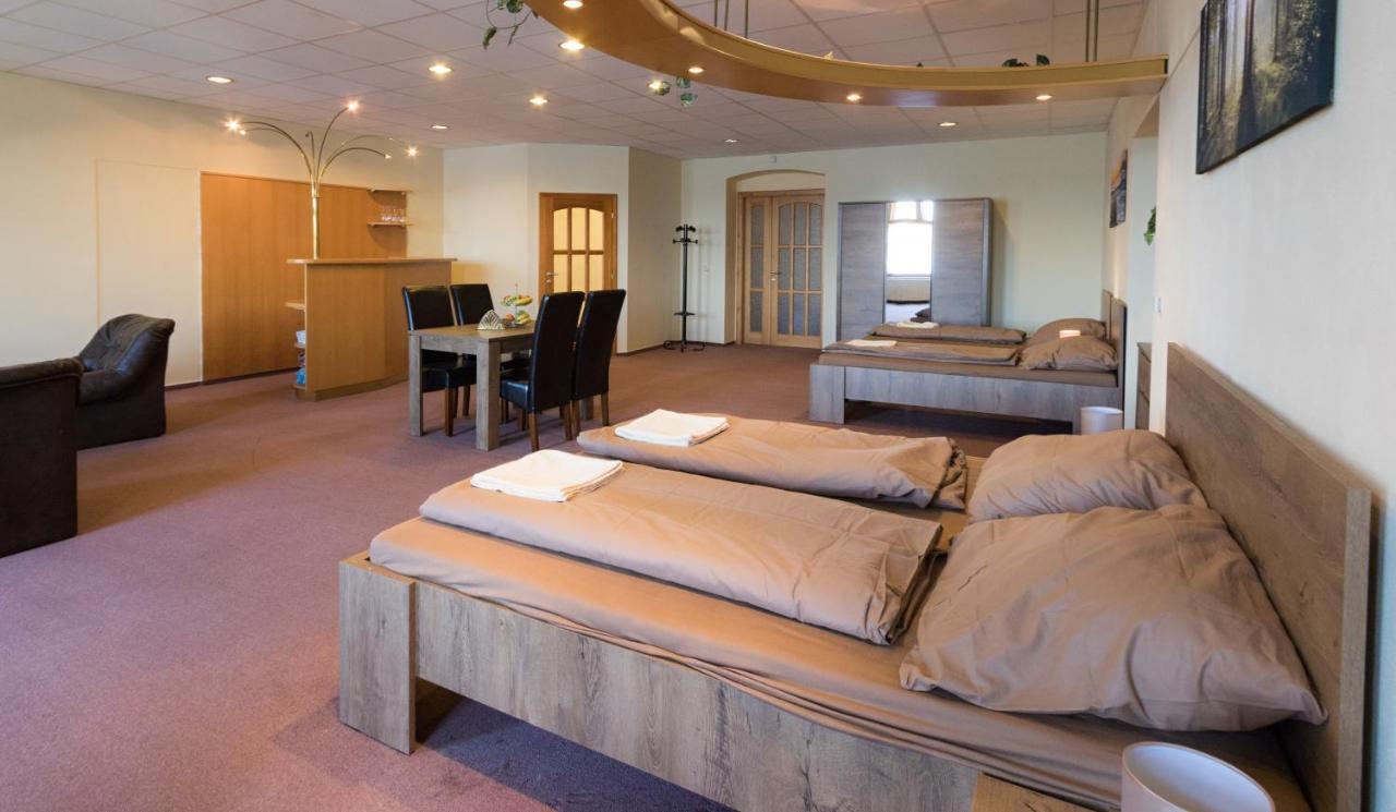 Apartmany Setkova Vila ยินดริคูฟราเดตส์ ภายนอก รูปภาพ