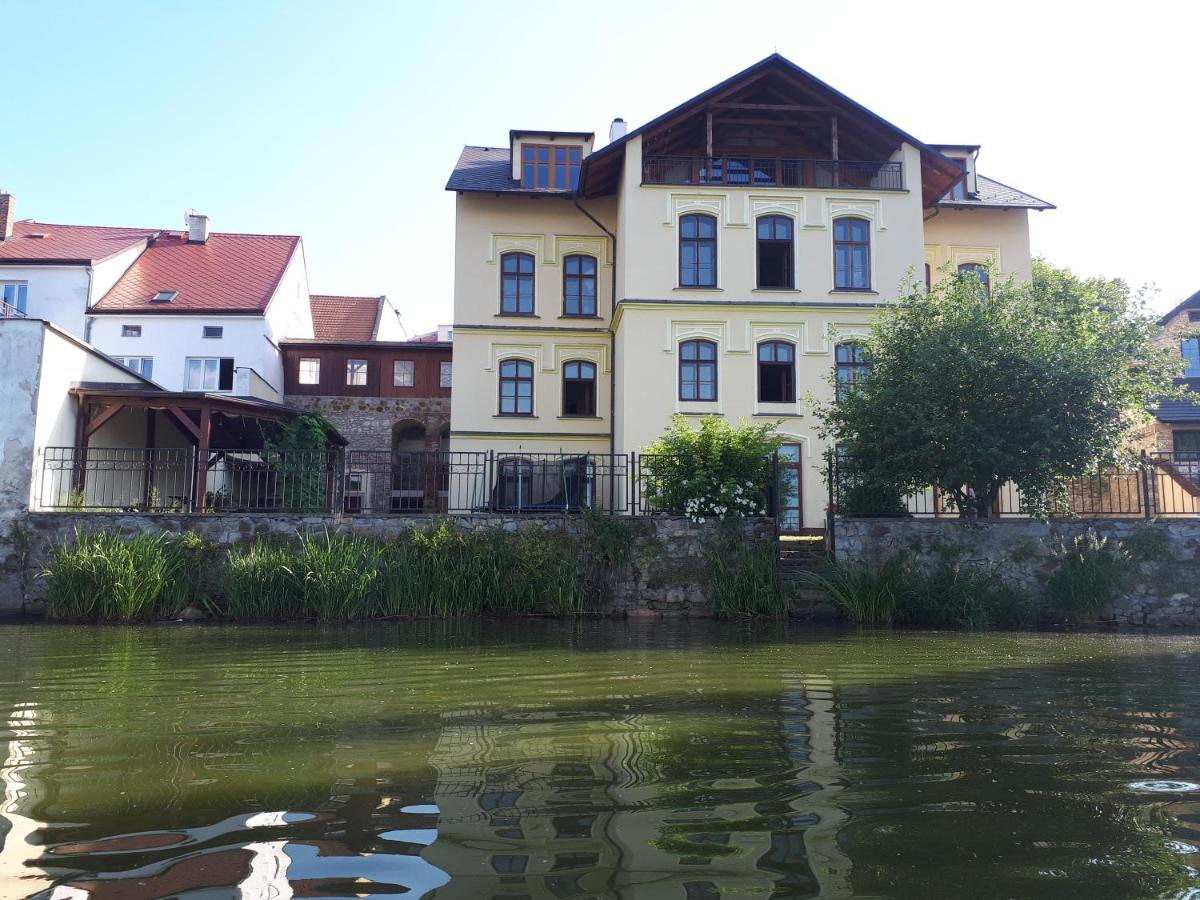 Apartmany Setkova Vila ยินดริคูฟราเดตส์ ภายนอก รูปภาพ
